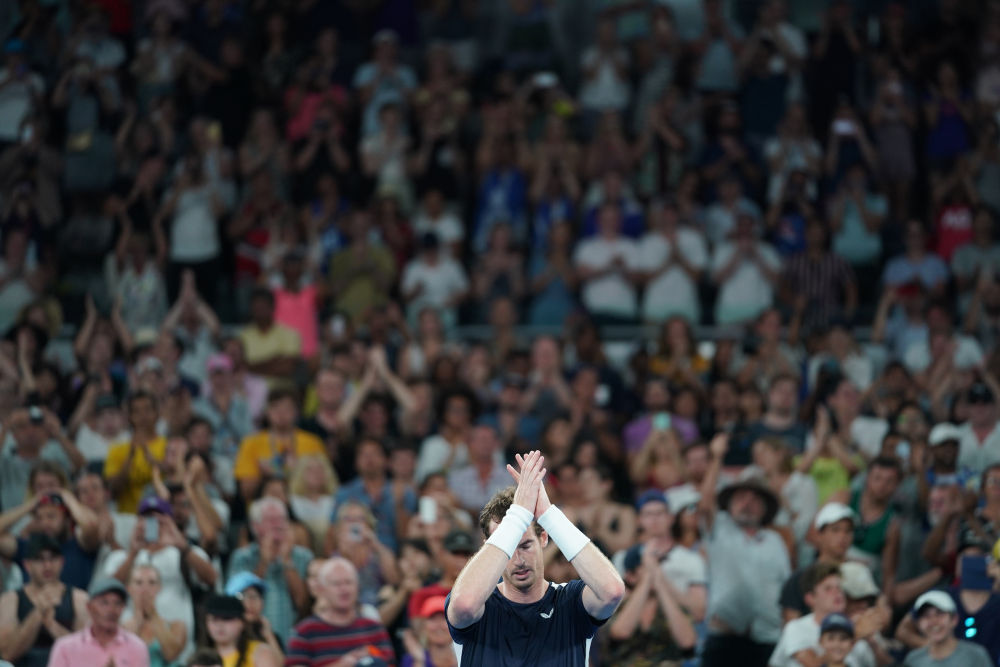  穆雷温网复出首胜感动全场观众