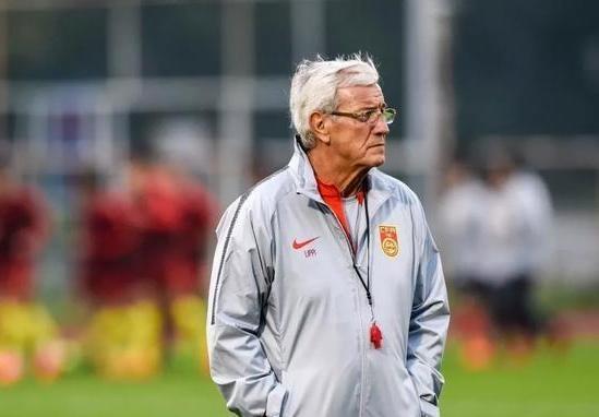  巴萨主场意外失利，主帅帅位岌岌可危