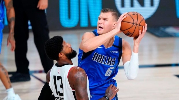  东契奇超神发挥独行侠轻取开拓者