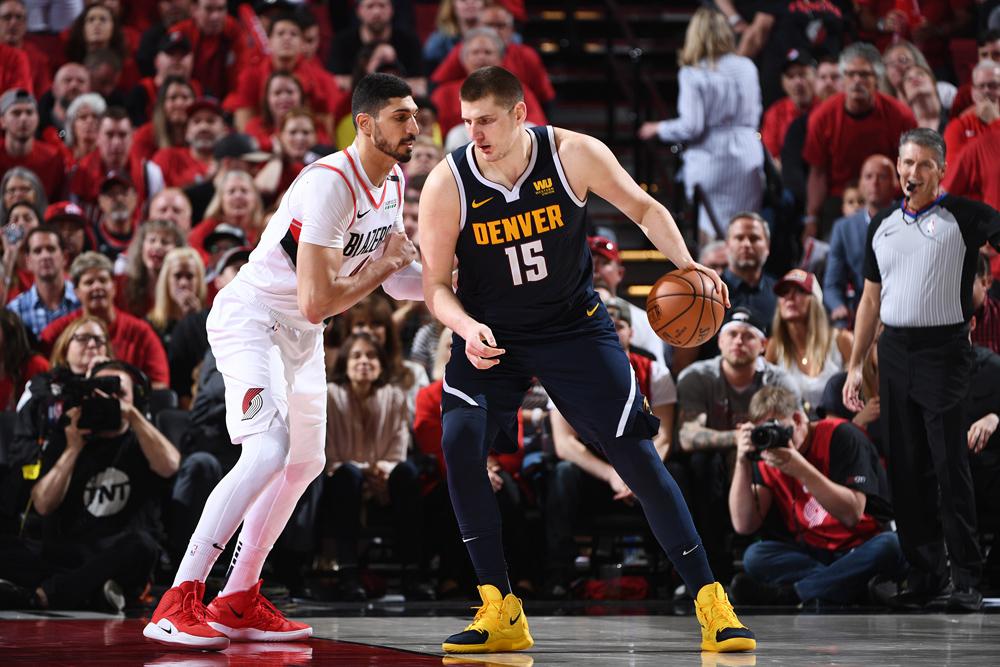  约基奇三双助掘金主场力克爵士