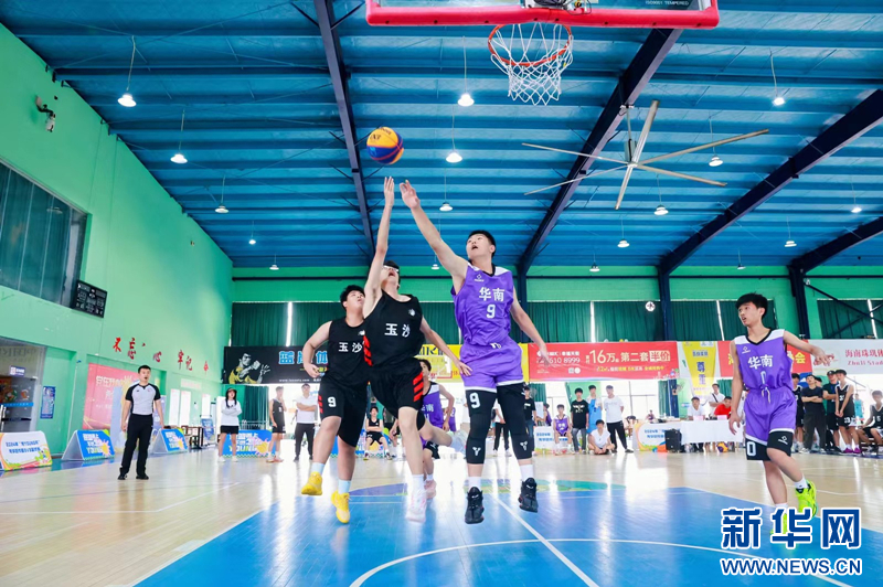  校园篮球蓬勃发展，基层培养见成效