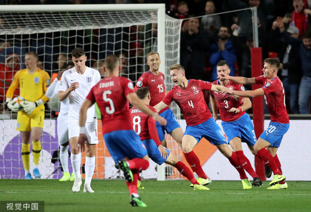  世界杯预选赛火热开打，诸强全力抢积分