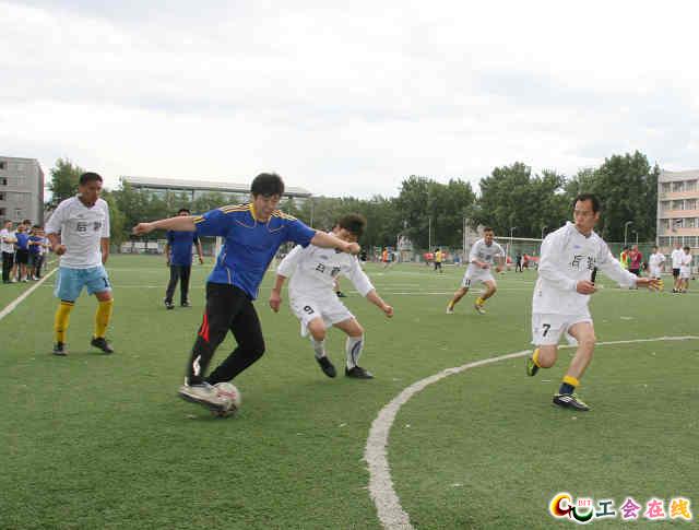  五人制足球风靡都市，民间赛事蓬勃兴起  