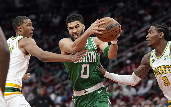  塔图姆末节爆发绿军加时险胜雄鹿