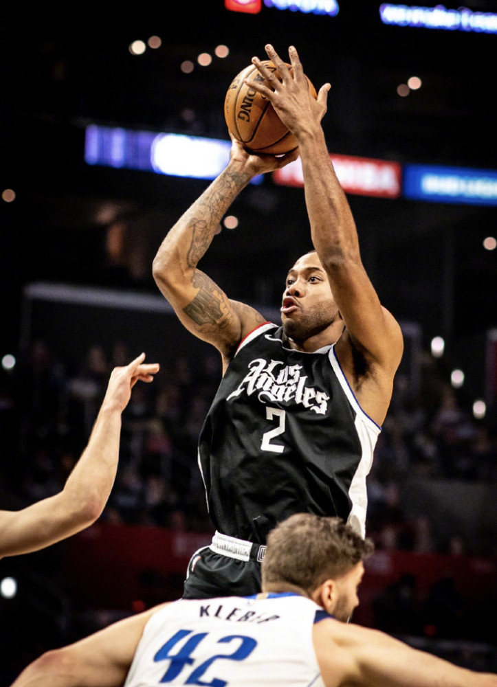  独行侠东契奇妙传引领进攻高潮